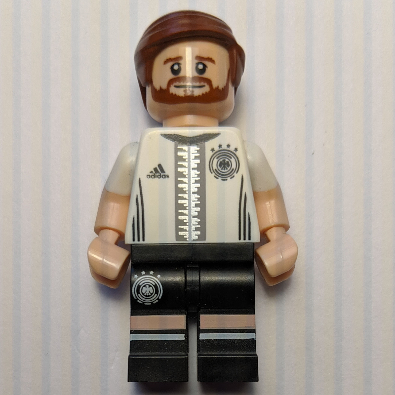 Shkodran Mustafi (CMF) — minifigure detail