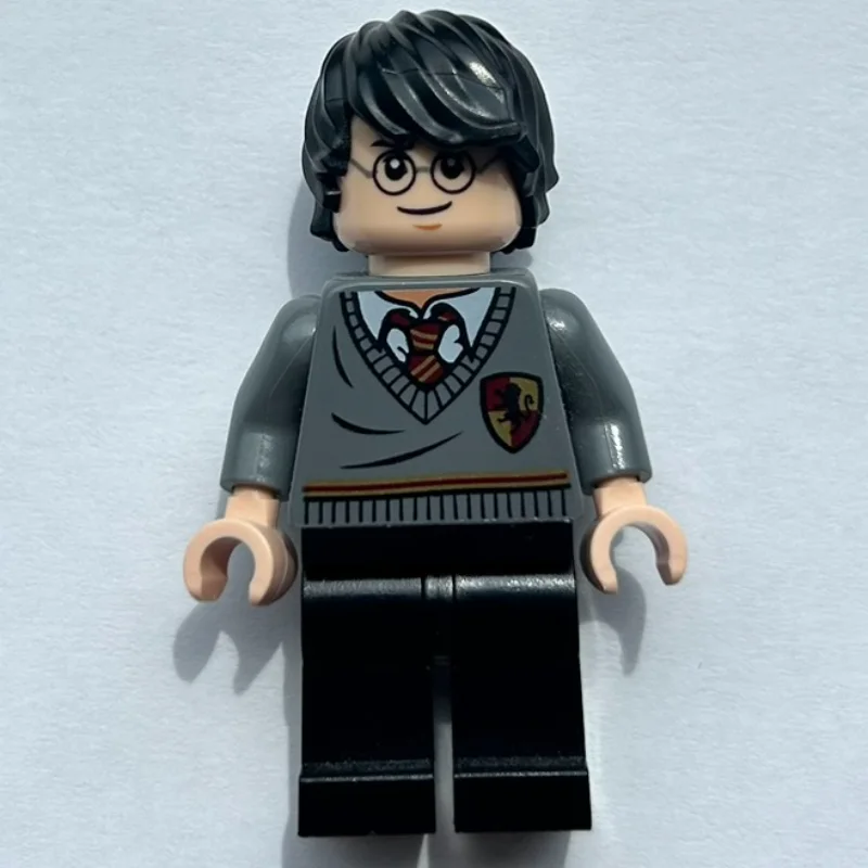 Harry Potter, Gryffindor Sweater with Crest (Dimensions)
