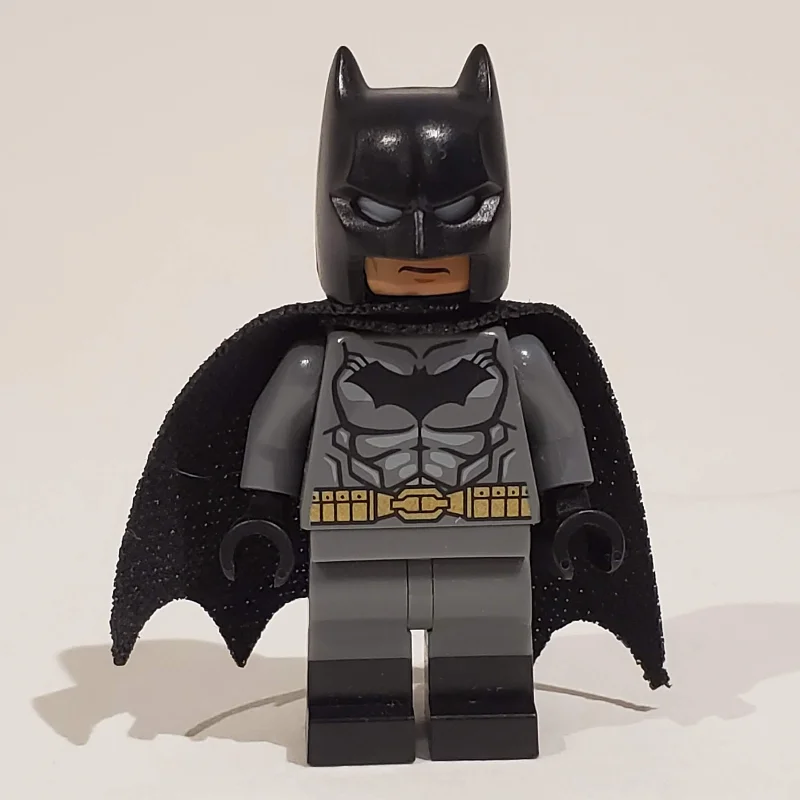 Batman, Dark Bluish Gray Suit, Black Cape and Cowl, Black Head, Black Boots, Small Batman Logo