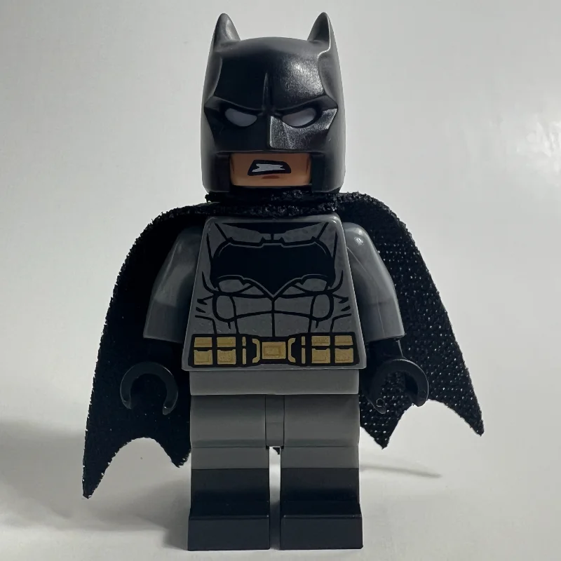 Batman, Dark Bluish Gray Suit, Black Cape and Cowl, Black Head, Black Boots, Large Batman Logo