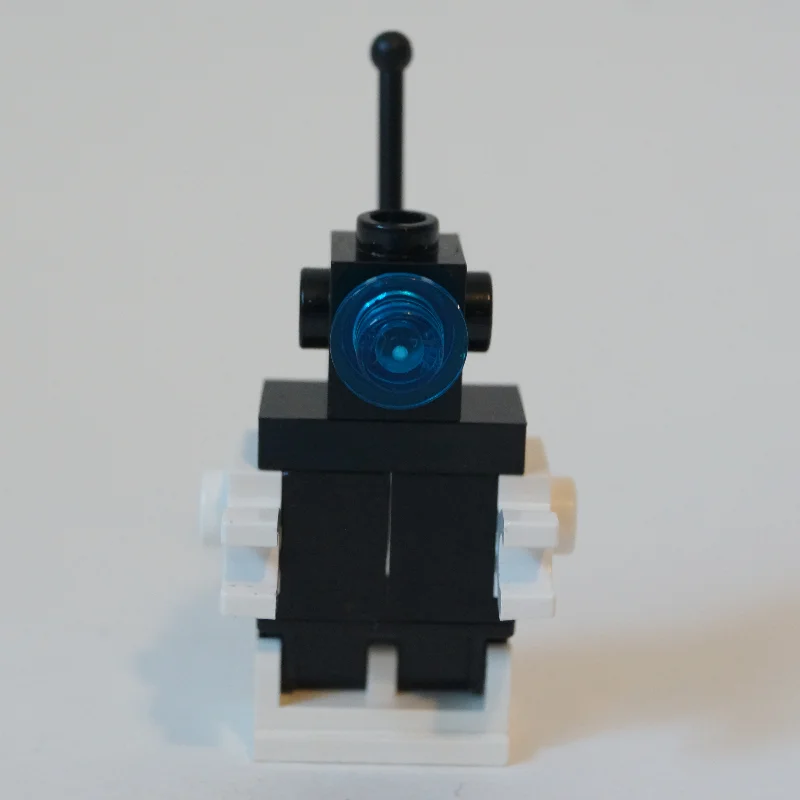 Futuron Droid - Black and White