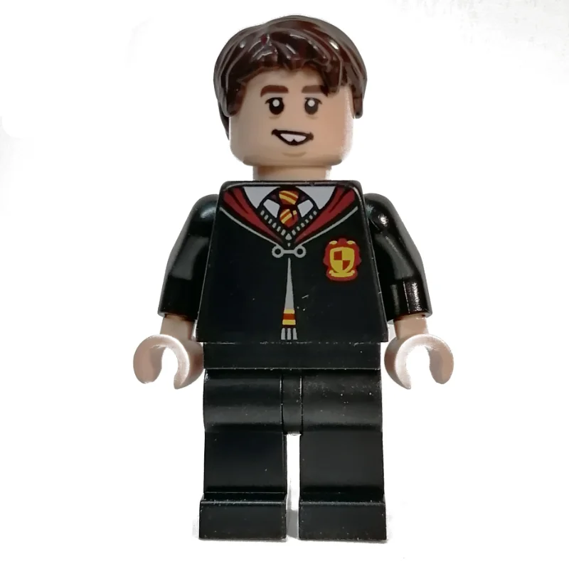 Neville Longbottom, Gryffindor Robes Closed
