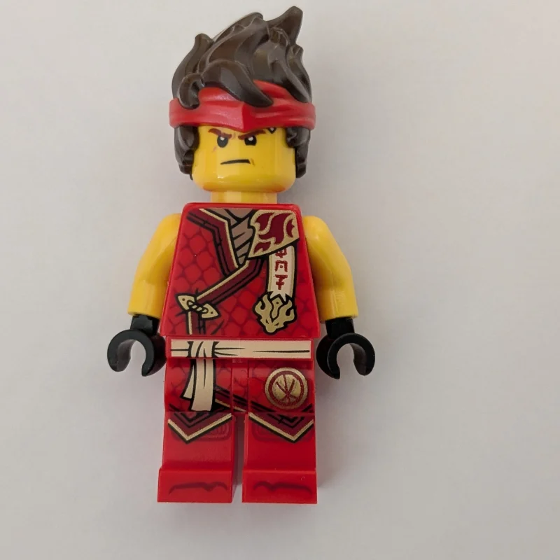 Kai, Red Robes, Shoulder Guard