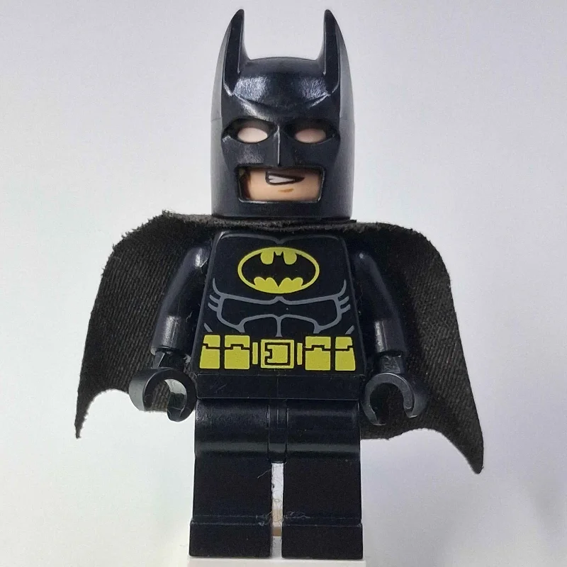 Batman, Black Suit, Black Cape and Cowl, Yellow Batman Logo (56630 Cape) (3626b Head), 55704 Cowl