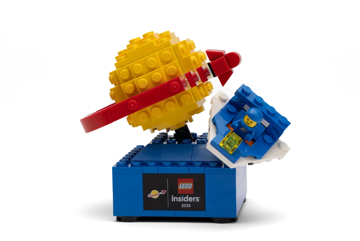 Retro Space Explorer